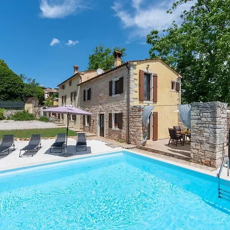 Villa Ladybug